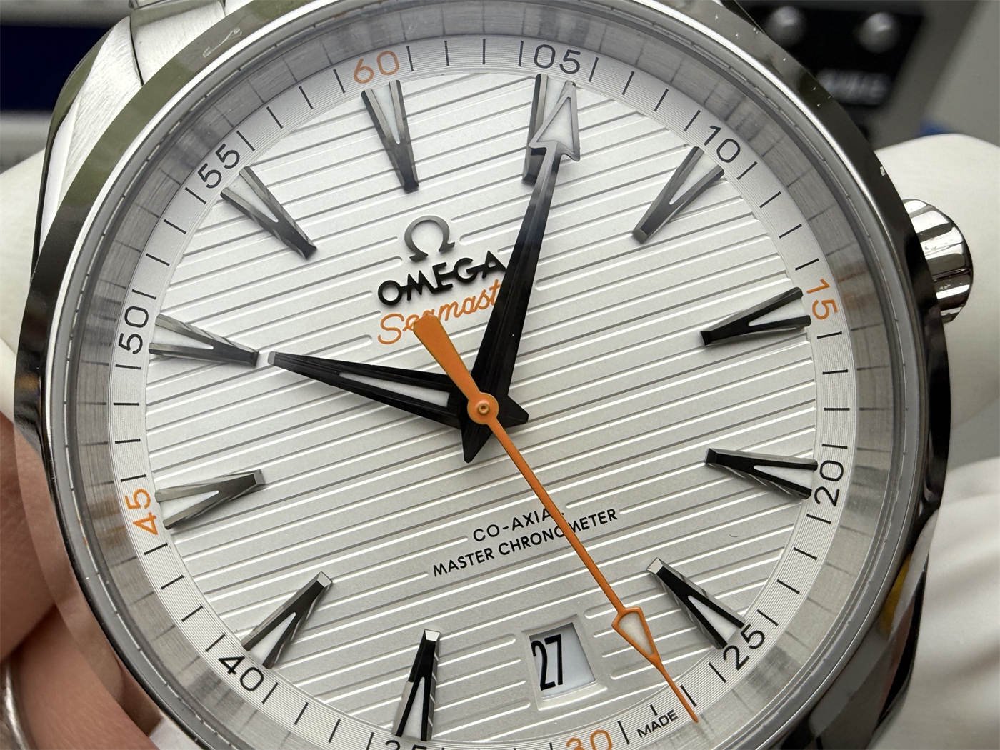Omega Seamaster 220.10.41.21.02.001 Replica – 41mm Silver Dial Stainless Steel Watch