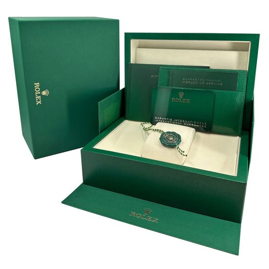 Rolex Replica Watch Datejust 41, Oystersteel and 18k Everose Gold, Bright black sunray Roman dial, Smooth Oyster, 126301-0023