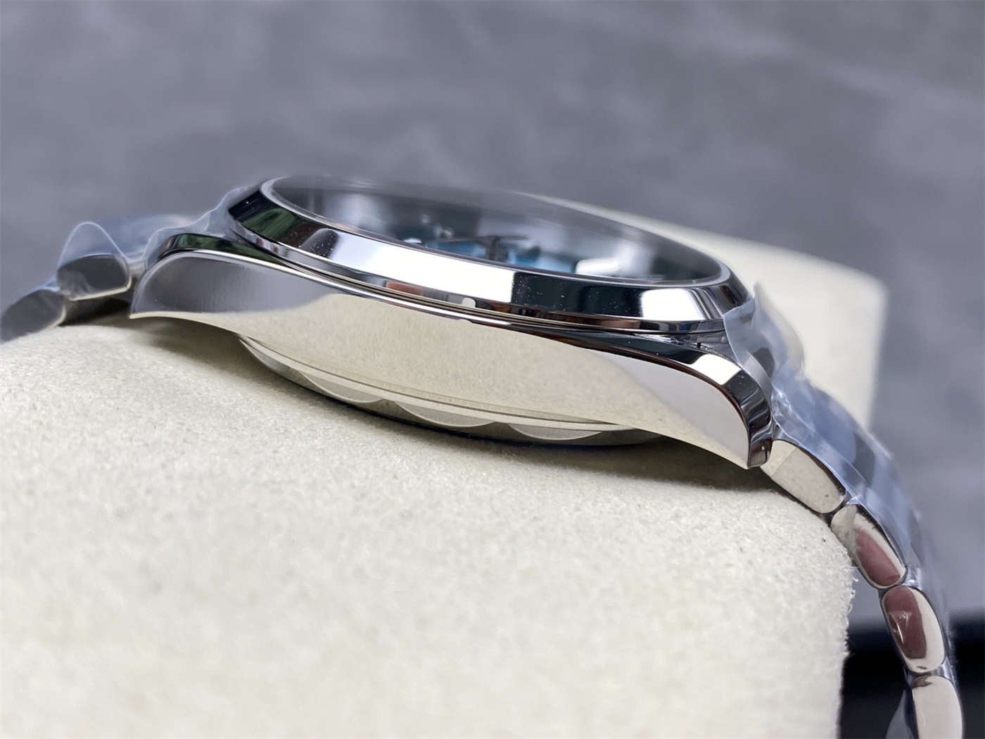 VSF Aqua Terra 150M 38mm “Shades” – Atlantic Blue Dial (VS8800 Super Clone)